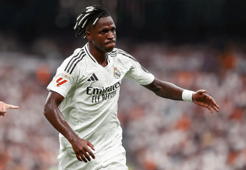 度假推迟续约！皇马头牌飘了！神秘豪门送2亿年薪，不服姆巴佩