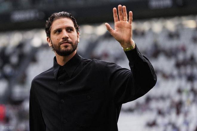 国家队比赛尤文图斯13人入选，米利克欧冠落选，伊尔迪兹续约在即